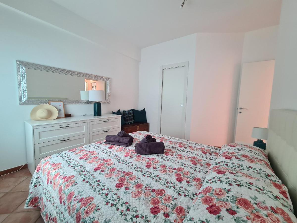 Casa Erica By Portofinovacanze Rapallo Bagian luar foto